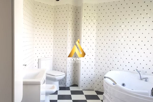 Appartamento in vendita a Tirana 3+1, SemiArredato