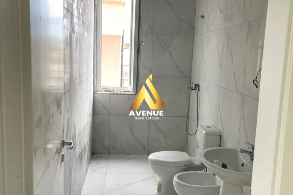 Shtepi me qera Apartament ne Tirane, 1+1, Mobilimi Bosh, pa mobiluar, Pagesa 45,000  Leke.