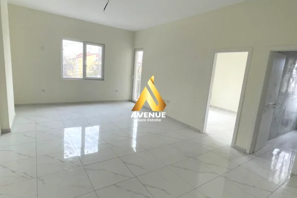 AMBIENT ME QIRA – BULEVARDI BLU, KAMËZ   