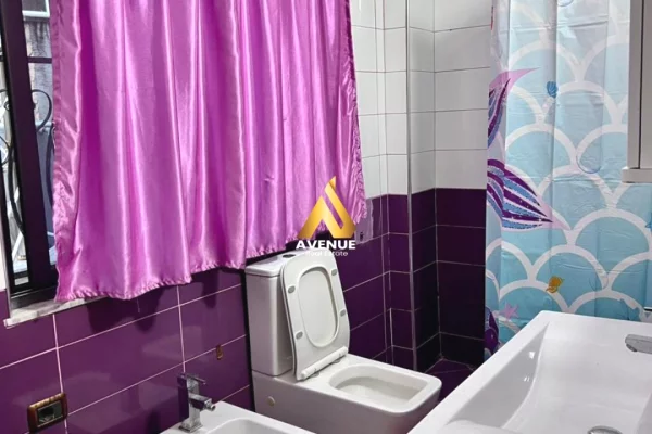 Shtepi me qera Shtepi Private ne Tirane, 2+1, Mobilimi E mobiluar, Pagesa 52,000  Leke.