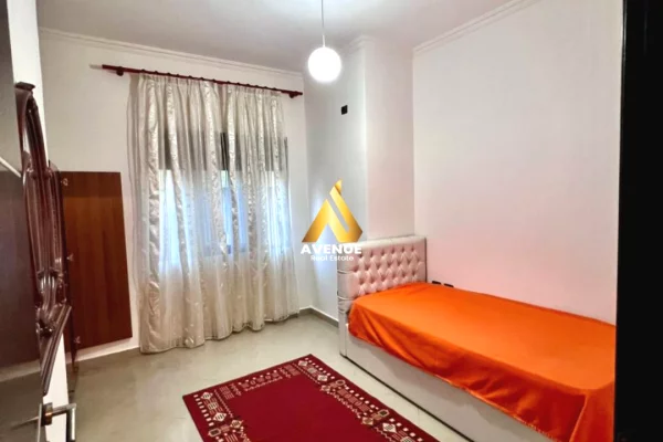 Shtepi me qera Shtepi Private ne Tirane, 2+1, Mobilimi E mobiluar, Pagesa 52,000  Leke.