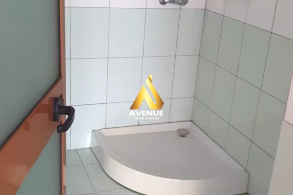 Shtepi me qera Apartament ne Tirane, 2+1, Mobilimi Bosh, pa mobiluar, Pagesa 35,000  Leke.