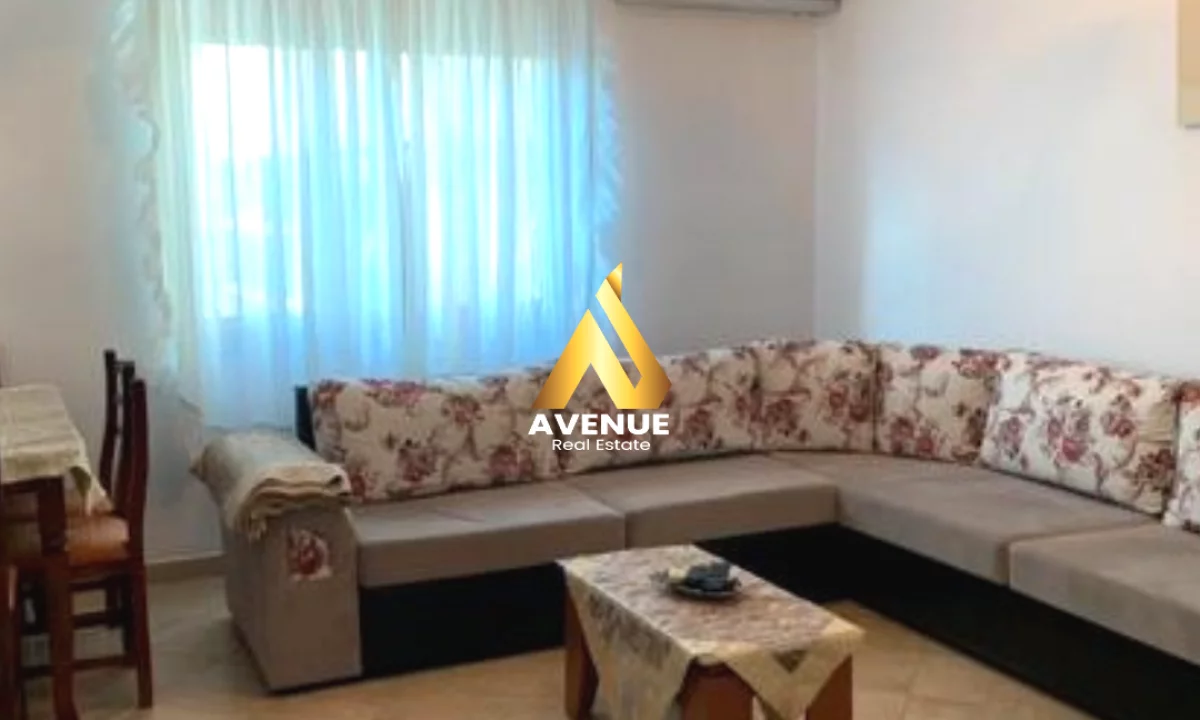 Shtepi ne shitje Apartament ne Tirane, 1+1, Mobilimi Pjeserisht e mobiluar, Pagesa 165,000  Euro.