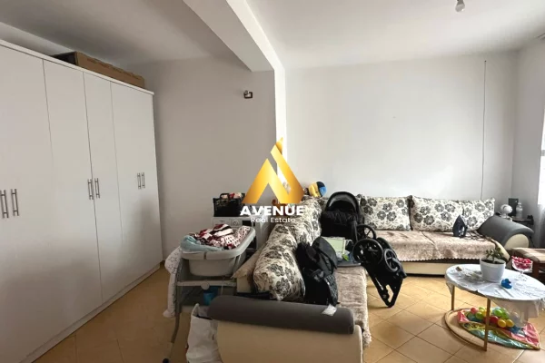 Shtepi me qera Shtepi Private ne Tirane, 2+1, Mobilimi E mobiluar, Pagesa 450  Euro.