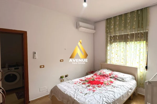 Shtepi me qera Shtepi Private ne Tirane, 2+1, Mobilimi E mobiluar, Pagesa 450  Euro.