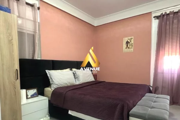 Shtepi ne shitje Apartament ne Tirane, 2+1, Mobilimi E mobiluar, Pagesa 186,000  Euro.