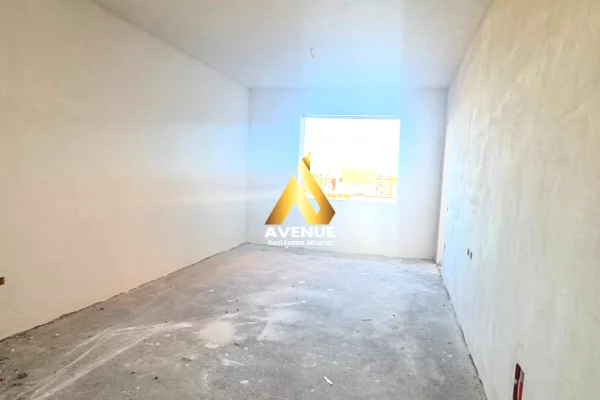 Shtepi ne shitje Apartament ne Tirane, 2+1, Mobilimi Bosh, pa mobiluar, Pagesa 80,500  Euro.