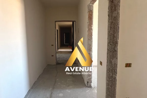 Shtepi ne shitje Apartament ne Tirane, 2+1, Mobilimi Bosh, pa mobiluar, Pagesa 80,500  Euro.