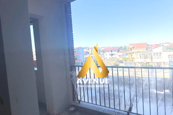 Shtepi ne shitje Apartament ne Tirane, 2+1, Mobilimi Bosh, pa mobiluar, Pagesa 80,500  Euro.
