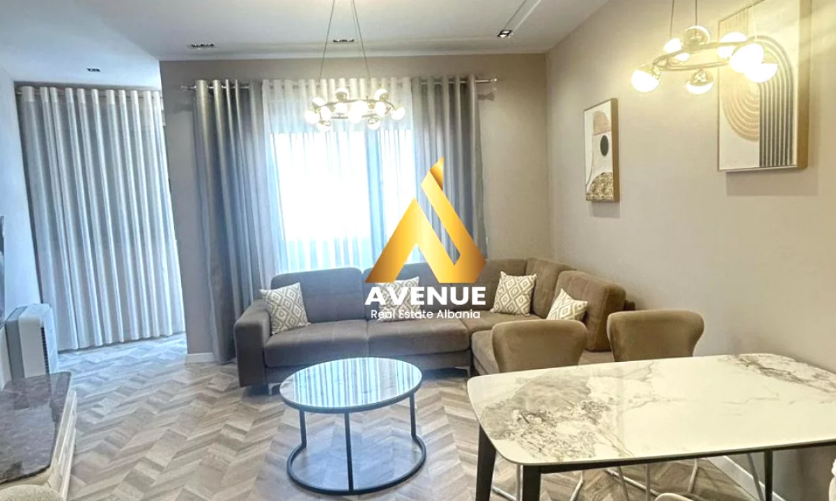 Appartamento in vendita a Tirana 2+1, Arredato