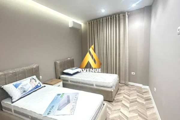 Appartamento in vendita a Tirana 2+1, Arredato