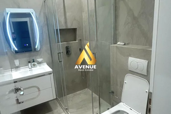 Appartamento in vendita a Tirana 2+1, Arredato