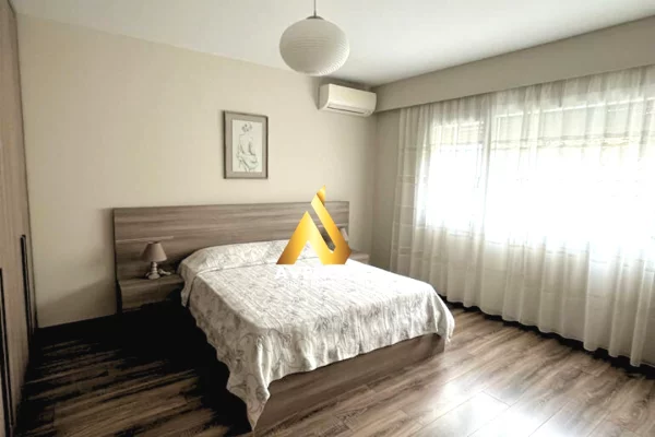 Shtepi me qera Apartament ne Tirane, 2+1, Mobilimi E mobiluar, Pagesa 1,500  Euro.