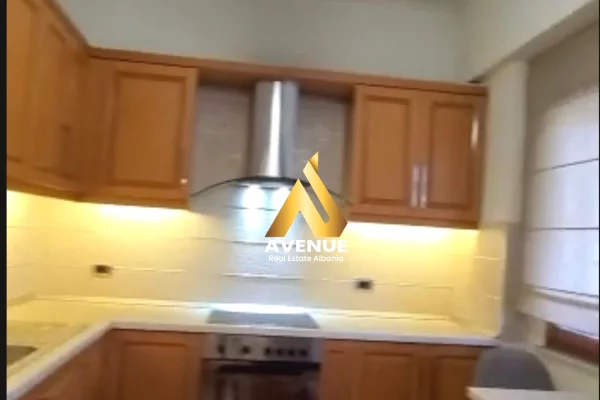 Shtepi me qera Apartament ne Tirane, 3+1, Mobilimi E mobiluar, Pagesa 1,600  Euro.