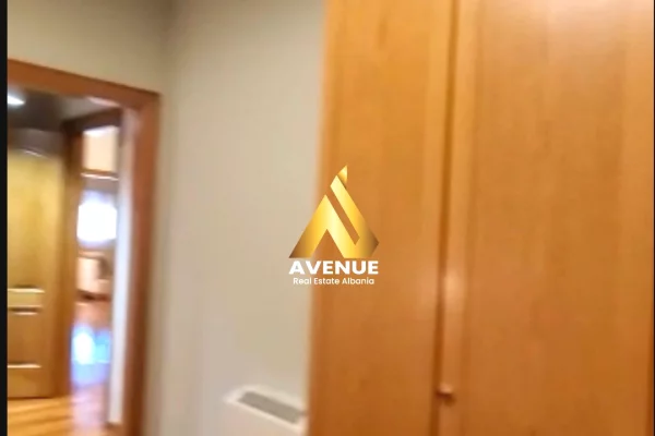 Shtepi me qera Apartament ne Tirane, 3+1, Mobilimi E mobiluar, Pagesa 1,600  Euro.