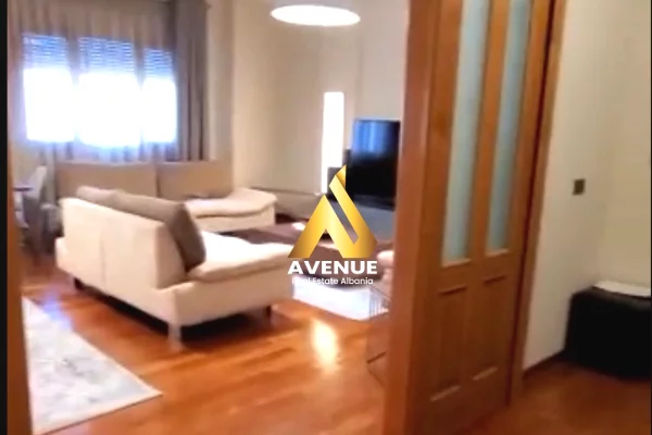 Shtepi me qera Apartament ne Tirane, 3+1, Mobilimi E mobiluar, Pagesa 1,600  Euro.