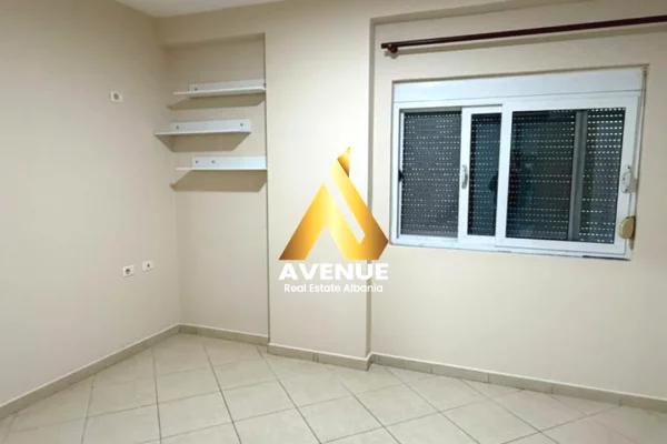 Shtepi me qera Apartament ne Tirane, 2+1, Mobilimi Pjeserisht e mobiluar, Pagesa 50,000  Leke.