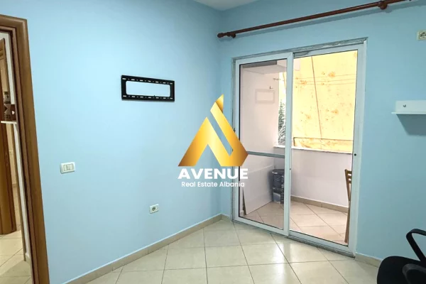 Shtepi me qera Apartament ne Tirane, 2+1, Mobilimi Pjeserisht e mobiluar, Pagesa 50,000  Leke.