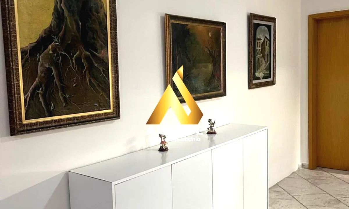 Shtepi me qera Vila Luksoze ne Tirane, 2+1, Mobilimi E mobiluar, Pagesa 65,000  Leke.