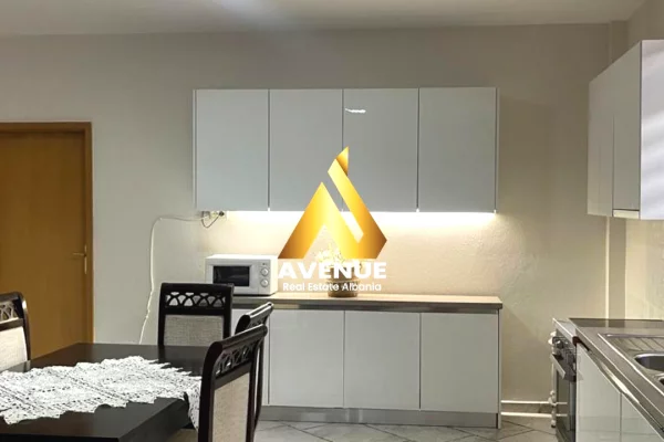 Shtepi me qera Vila Luksoze ne Tirane, 2+1, Mobilimi E mobiluar, Pagesa 65,000  Leke.