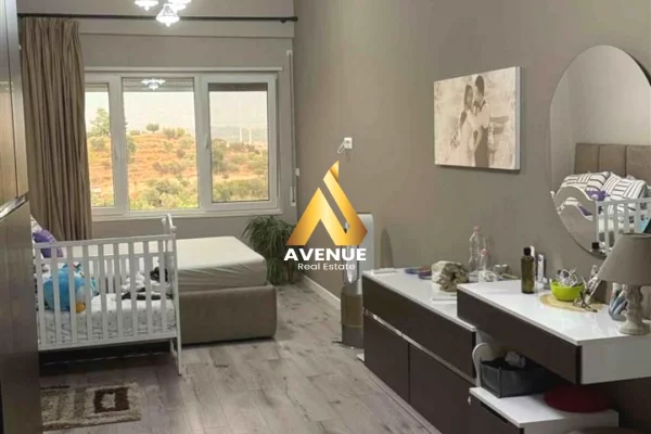 Shtepi ne shitje Duplex(shtepi me 2 kate) ne Tirane, 3+1, Mobilimi E mobiluar, Pagesa 299,900  Euro.