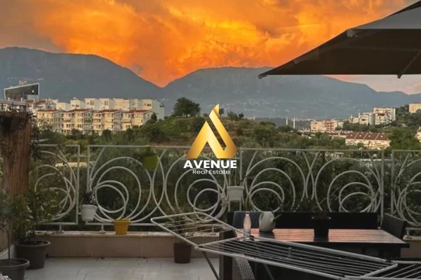 Shtepi ne shitje Duplex(shtepi me 2 kate) ne Tirane, 3+1, Mobilimi E mobiluar, Pagesa 299,900  Euro.