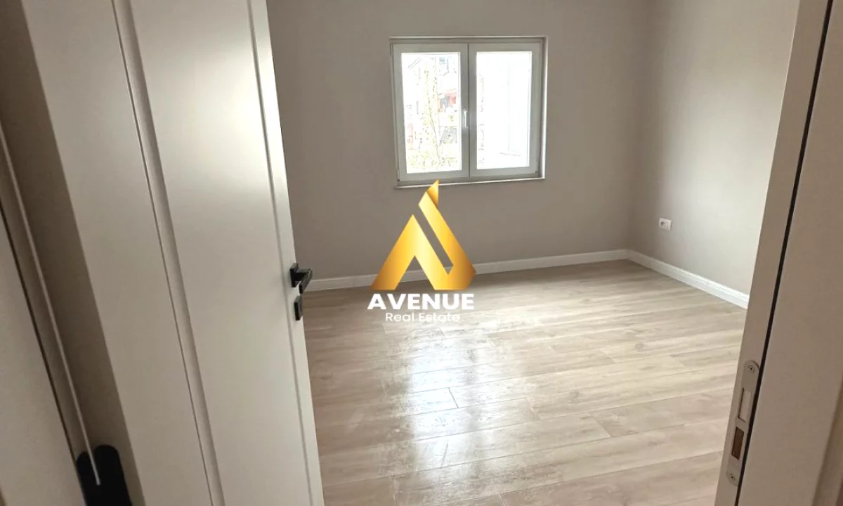 Shtepi me qera Apartament ne Tirane, 3+1, Mobilimi Bosh, pa mobiluar, Pagesa 850  Euro.