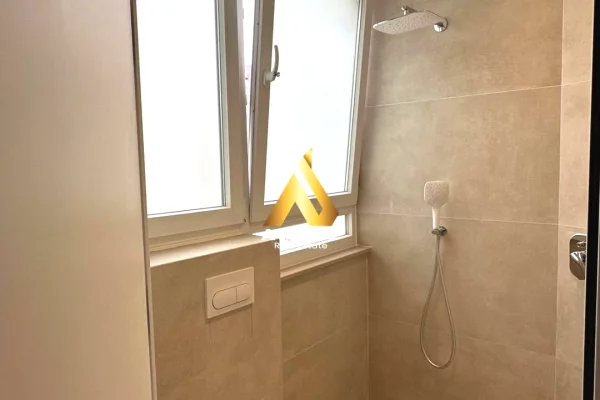 Shtepi me qera Apartament ne Tirane, 3+1, Mobilimi Bosh, pa mobiluar, Pagesa 850  Euro.