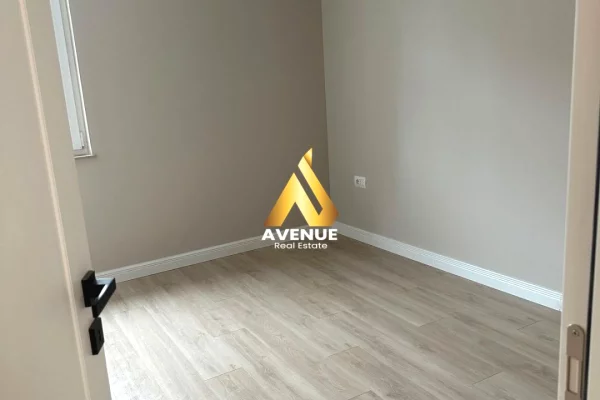 Shtepi me qera Apartament ne Tirane, 3+1, Mobilimi Bosh, pa mobiluar, Pagesa 850  Euro.