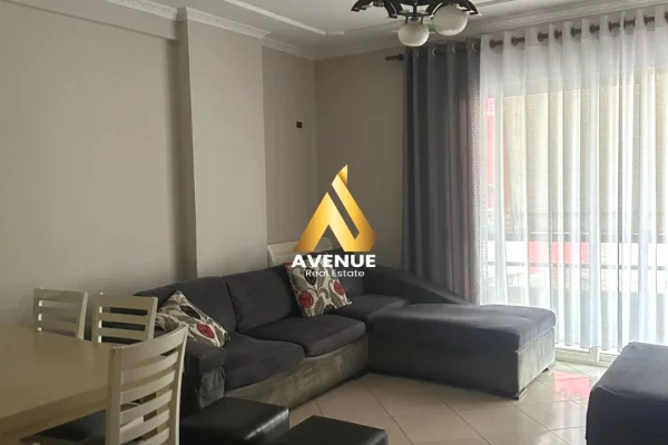 Appartamento in affitto a Tirana 2+1, Arredato