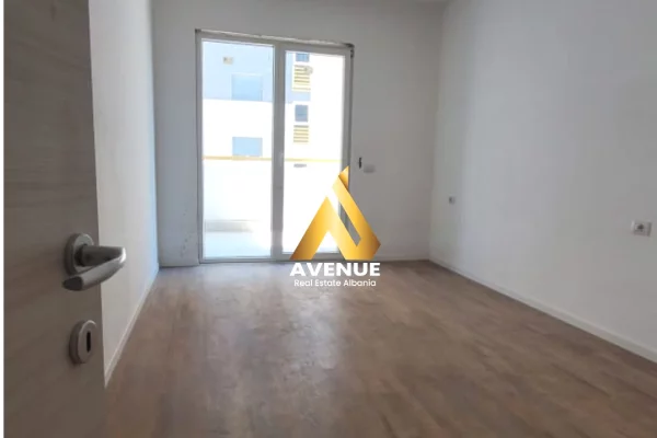 Shtepi ne shitje Apartament ne Tirane, 1+1, Mobilimi Bosh, pa mobiluar, Pagesa 136,000  Euro.