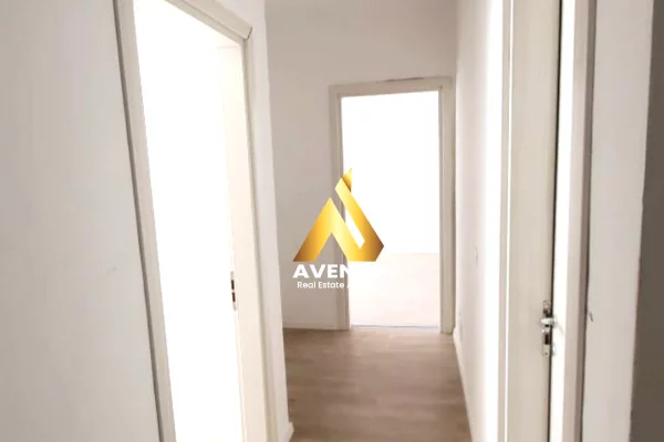 Shtepi ne shitje Apartament ne Tirane, 1+1, Mobilimi Bosh, pa mobiluar, Pagesa 136,000  Euro.