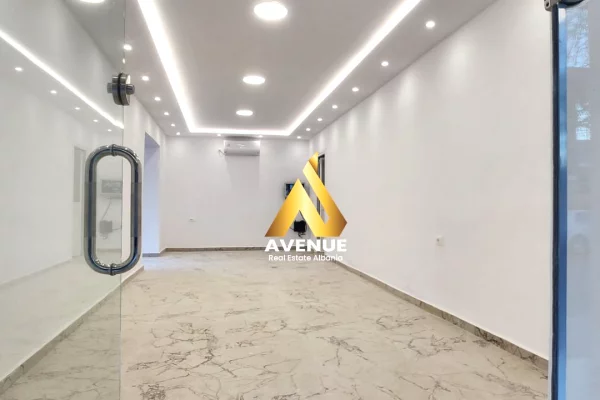 JEPET ME QIRA AMBIENT – 21 DHJETORI, PRANE MARKET JOENA, TIRANE