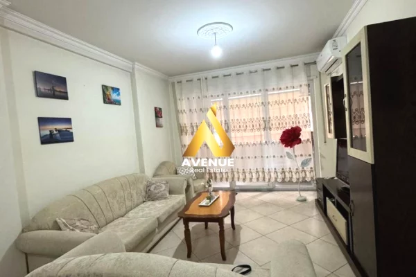 Shtepi me qera Apartament ne Tirane, 1+1, Mobilimi E mobiluar, Pagesa 450  Euro.