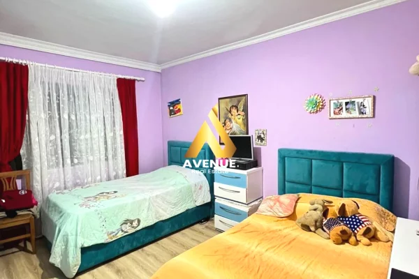 Shtepi ne shitje Apartament ne Tirane, 2+1, Mobilimi E mobiluar, Pagesa 175,000  Euro.