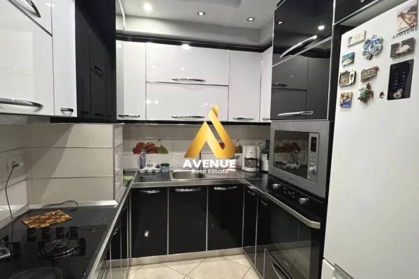 Shtepi ne shitje Apartament ne Tirane, 2+1, Mobilimi E mobiluar, Pagesa 175,000  Euro.