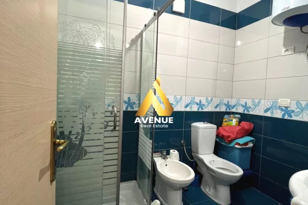 Shtepi ne shitje Apartament ne Tirane, 2+1, Mobilimi E mobiluar, Pagesa 175,000  Euro.