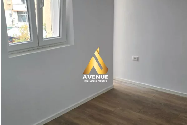 Shtepi ne shitje Apartament ne Tirane, 1+1, Mobilimi Bosh, pa mobiluar, Pagesa 115,000  Euro.