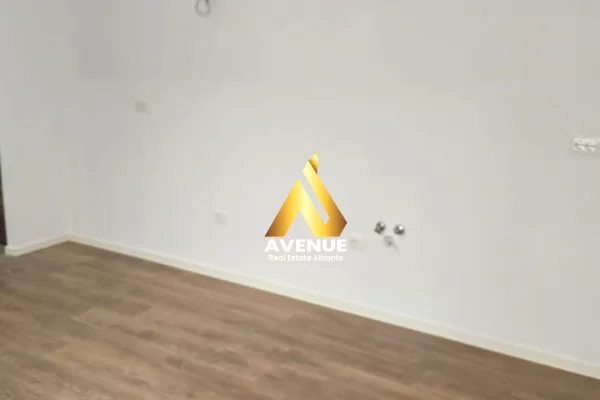 Shtepi ne shitje Apartament ne Tirane, 1+1, Mobilimi Bosh, pa mobiluar, Pagesa 115,000  Euro.