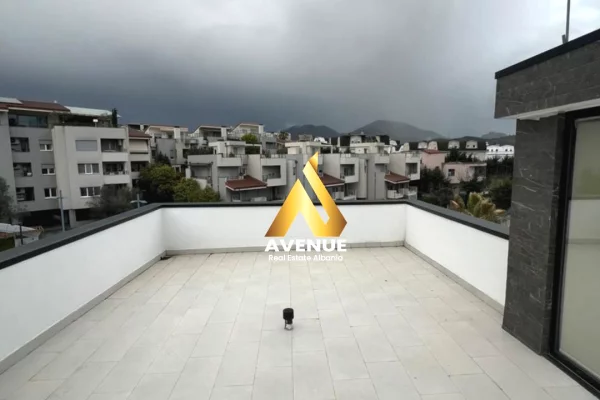 Shtepi me qera Vila Luksoze ne Tirane, 2+1, Mobilimi E mobiluar, Pagesa 3,300  Euro.