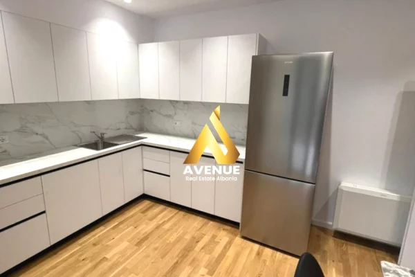 Shtepi me qera Vila Luksoze ne Tirane, 2+1, Mobilimi E mobiluar, Pagesa 3,300  Euro.