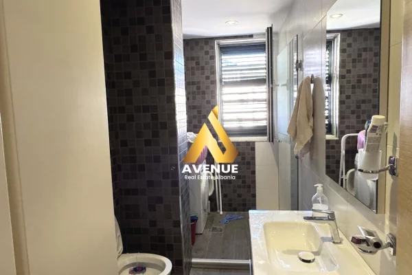 Shtepi ne shitje Apartament ne Tirane, 2+1, Mobilimi E mobiluar, Pagesa 370,000  Euro.