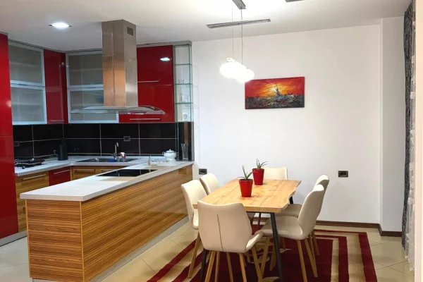 Shtepi me qera Apartament ne Tirane, 2+1, Mobilimi E mobiluar, Pagesa 1,200  Euro.