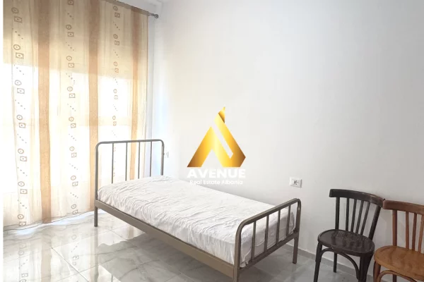 Shtepi me qera Apartament ne Tirane, 2+1, Mobilimi Pjeserisht e mobiluar, Pagesa 45,000  Leke.
