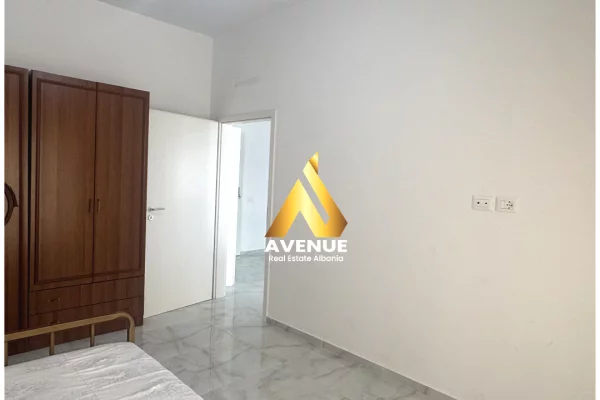Shtepi me qera Apartament ne Tirane, 2+1, Mobilimi Pjeserisht e mobiluar, Pagesa 45,000  Leke.