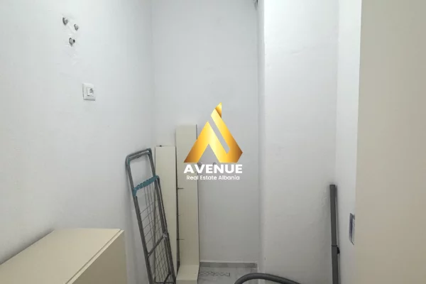Shtepi me qera Apartament ne Tirane, 2+1, Mobilimi Pjeserisht e mobiluar, Pagesa 45,000  Leke.