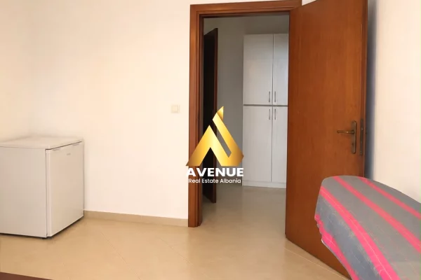 Shtepi me qera Apartament ne Tirane, 3+1, Mobilimi E mobiluar, Pagesa 60,000  Leke.