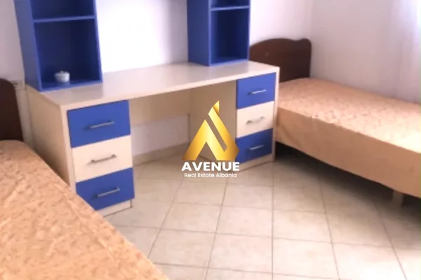 Shtepi me qera Apartament ne Tirane, 3+1, Mobilimi E mobiluar, Pagesa 60,000  Leke.