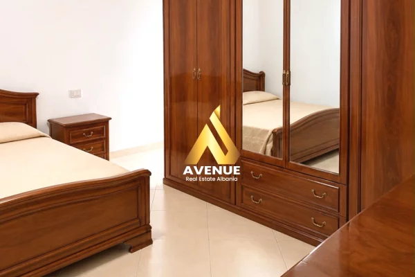 Shtepi me qera Apartament ne Tirane, 3+1, Mobilimi E mobiluar, Pagesa 60,000  Leke.