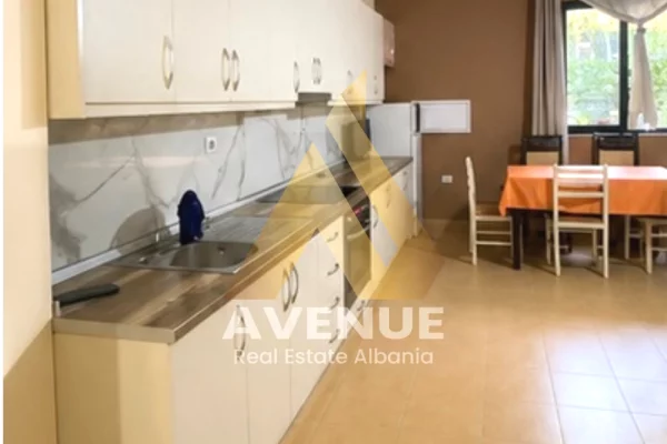 Shtepi me qera Apartament ne Tirane, 2+1, Mobilimi E mobiluar, Pagesa 45,000  Leke.